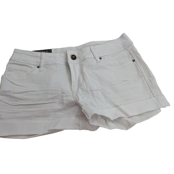 NWT Delias Taylor white denim‎ jean short 5/6 - Picture 1 of 5